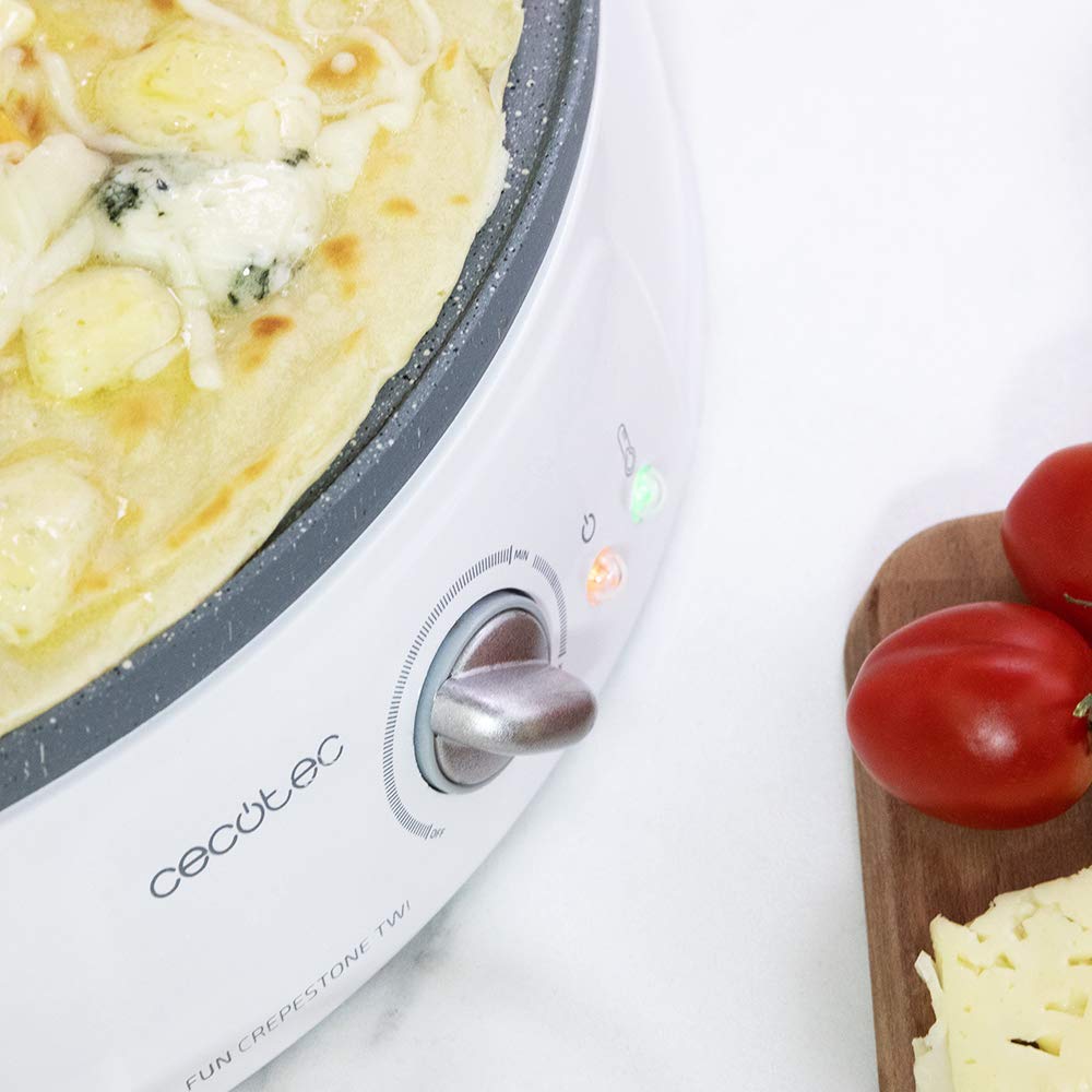 Cecotec Crepera Eléctrica Fun Creepy. Potencia 1200W, Revestimiento Antiadherente, Rodillo espaciador y Espátula, Potencia regulable, Indicador Luminoso, 30,5cm Diámetro